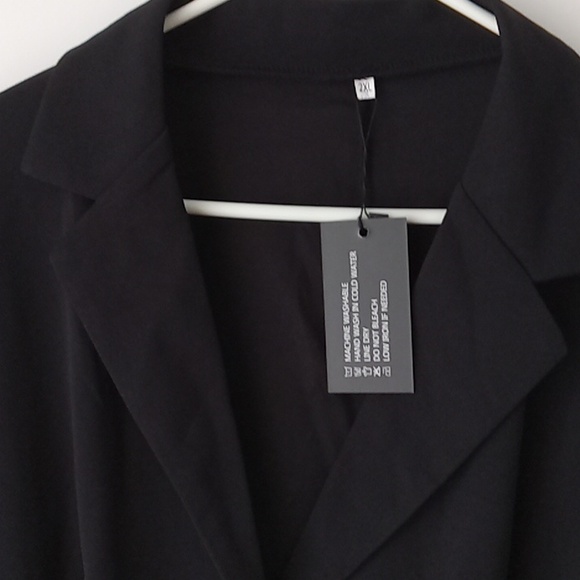 Agenlulu 2 piece Business Suit - Picture 8 of 9